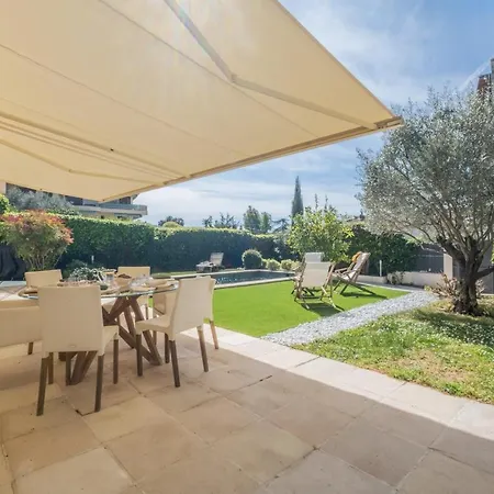 Villa House With Heated Swimming Pool