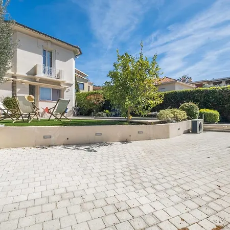 Villa House With Heated Swimming Pool
